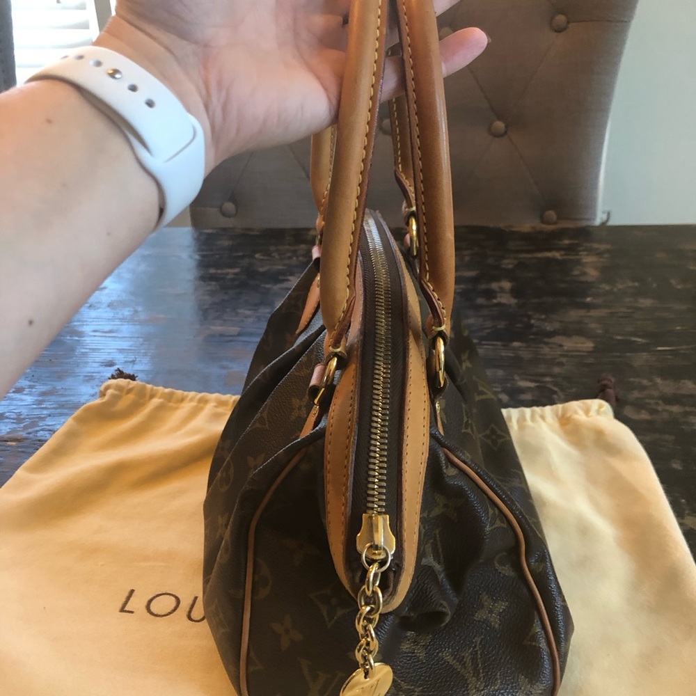 COPY - 💯 Authentic Louis Vuitton Tivoli PM handbag. AUTHENTICATED - Picture 8 of 17